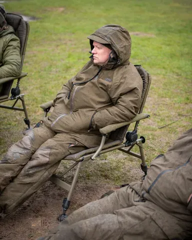 Fox Voyager Recliner Chair 70cm 75cm 7kg Polyester