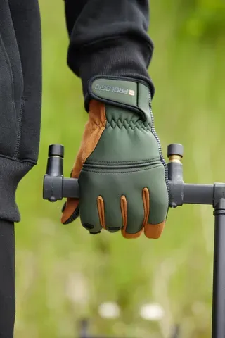 Prologic Neoprene Grip Gloves XL 50% polyester, 20% polyurethane, 20% nylon, 10% elastane; neoprene; suede