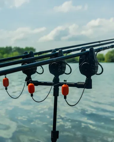 Fox Black Label QR Buzz Bar 3 Rod Adjustable 25–28cm Aluminium