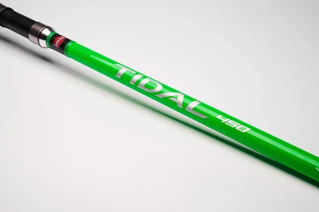 Penn Tidal Solid Carbon Tip Lowrider Spinning Rod 4.5m 50–200g Fast