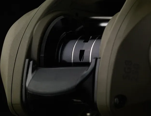 Savage Gear SG8 250 Baitcast Reel 6.6:1 Right