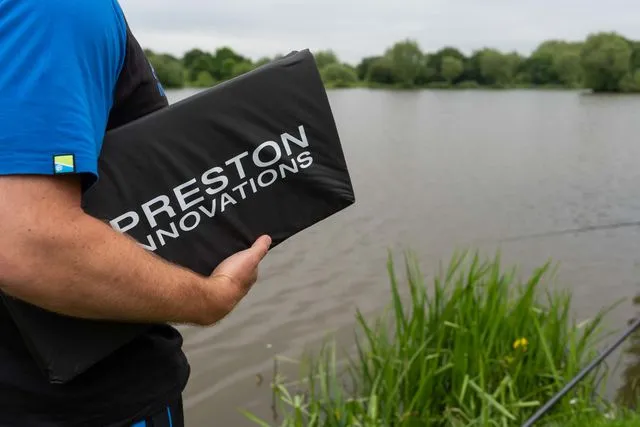 Preston Fold Away Unhooking Mat 50cm 75cm 100% Polyester
