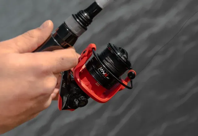 Abu Garcia Max X Stationärrolle 20 227g 61cm 4